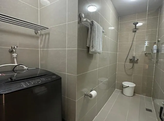 1br Bgc Uptown Modern Netflix 200mb Wifi Apartamento *