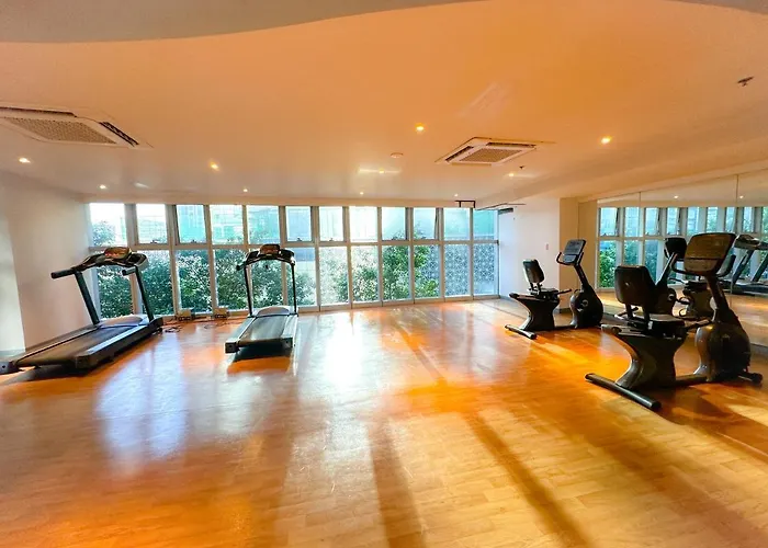 1br Bgc Uptown Modern Netflix 200mb Wifi Manila