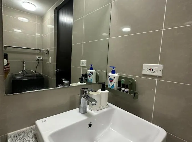 1br Bgc Uptown Modern Netflix 200mb Wifi Apartamento *
