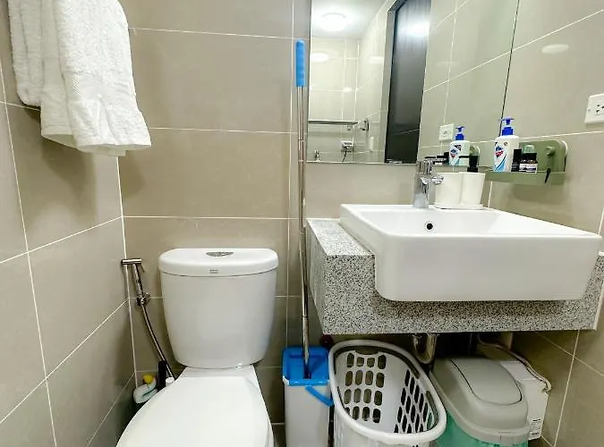 1br Bgc Uptown Modern Netflix 200mb Wifi * Manila