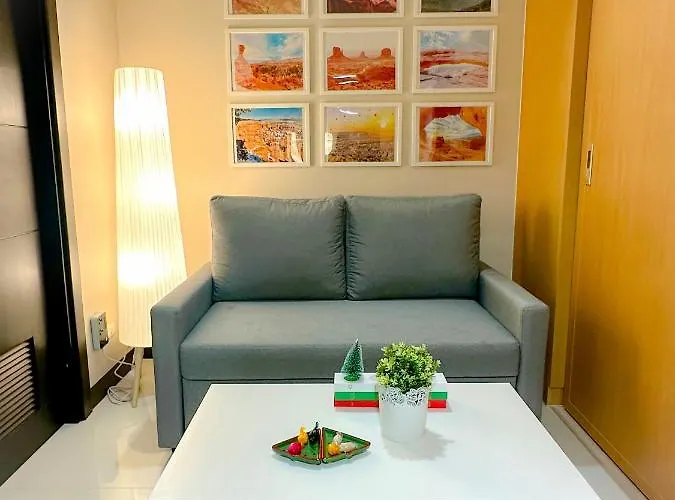 1br Bgc Uptown Modern Netflix 200mb Wifi *