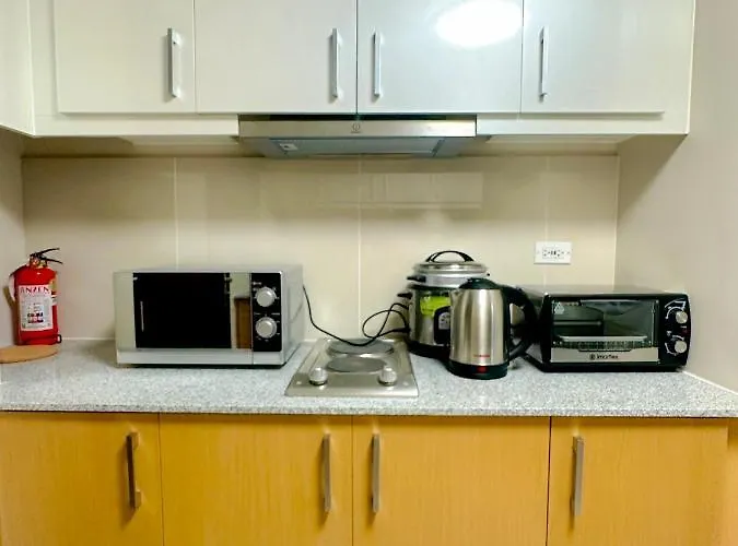 1br Bgc Uptown Modern Netflix 200mb Wifi * Manila