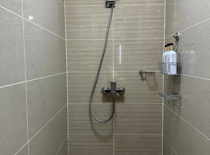 1br Bgc Uptown Modern Netflix 200mb Wifi Manila